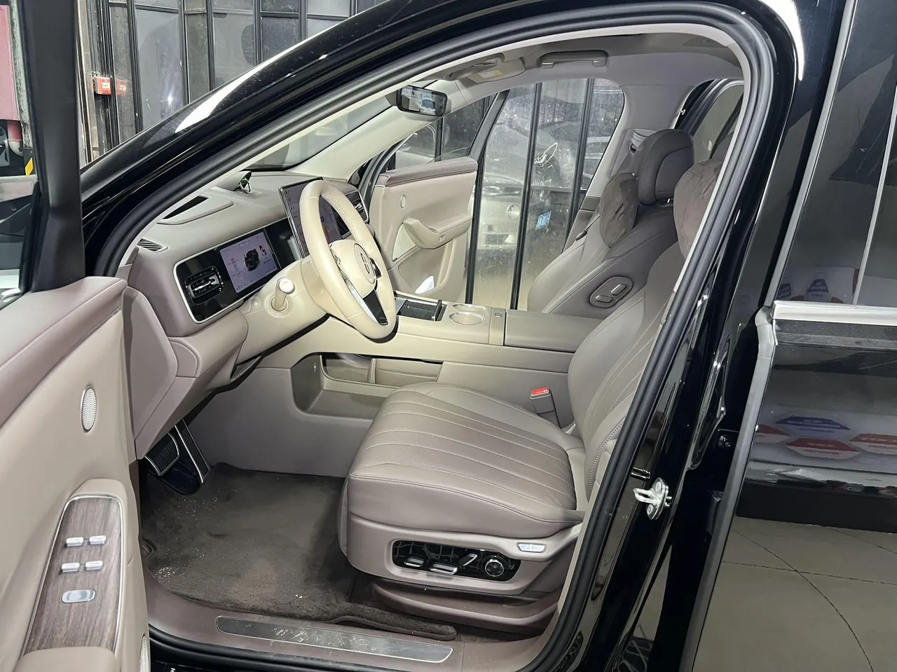 AITO 2026 AITO M7 extended range Ultra 4-wheel drive version 5 (192-line laser Radar) automatic gear 15