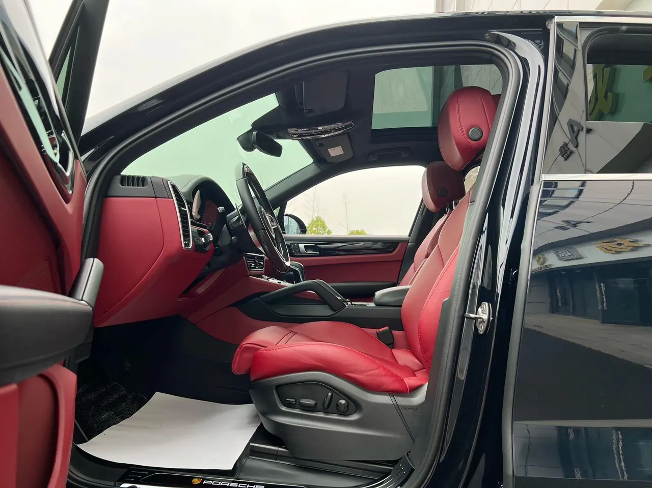 Porsche Cayenne (Imported) 2022 Cayenne 3.0T Platinum Edition Automatic Gear 3