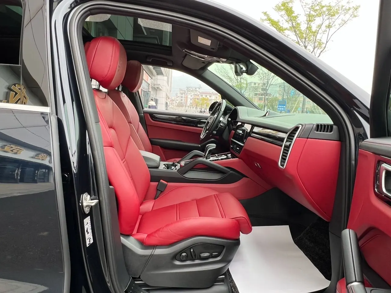 Porsche Cayenne (Imported) 2022 Cayenne 3.0T Platinum Edition Automatic Gear 6