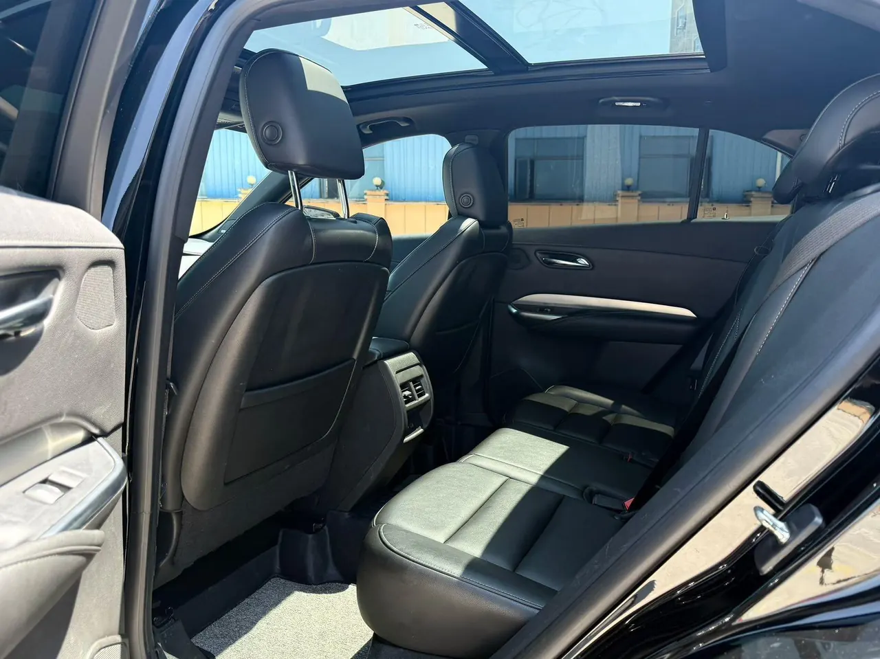 Cadillac 2021 XT4 2.0T 28T Two-Drive Leading Automatic Gear 5
