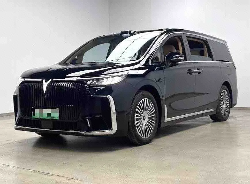 Open image lightbox: Voyah 2026 Dreamers PHEV 1.5T Champion Edition Automatic Gear