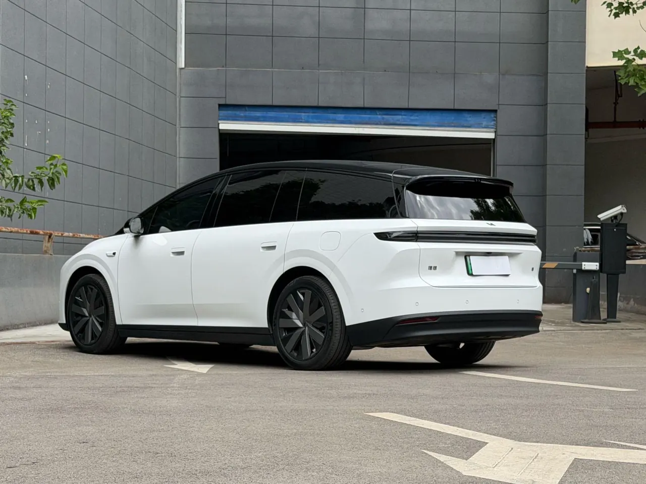 Li 2026 i8 four-wheel drive high-performance automatic gear 9