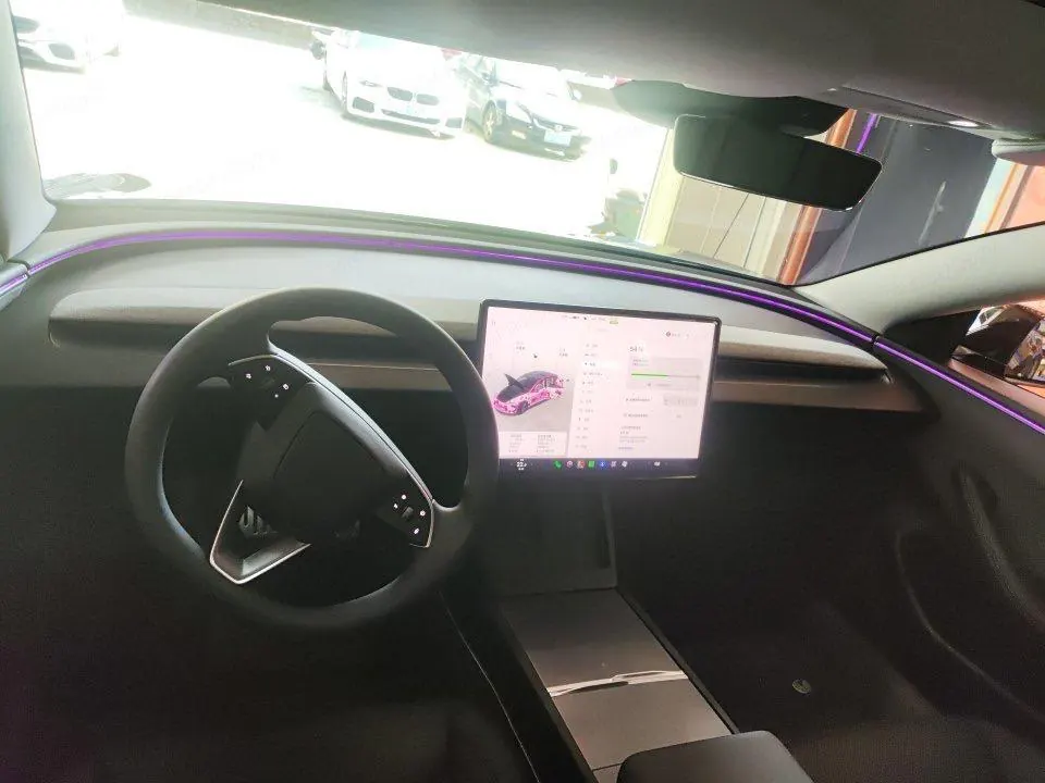 Tesla 2025 Model 3 rear-wheel drive version of automatic transmission 3