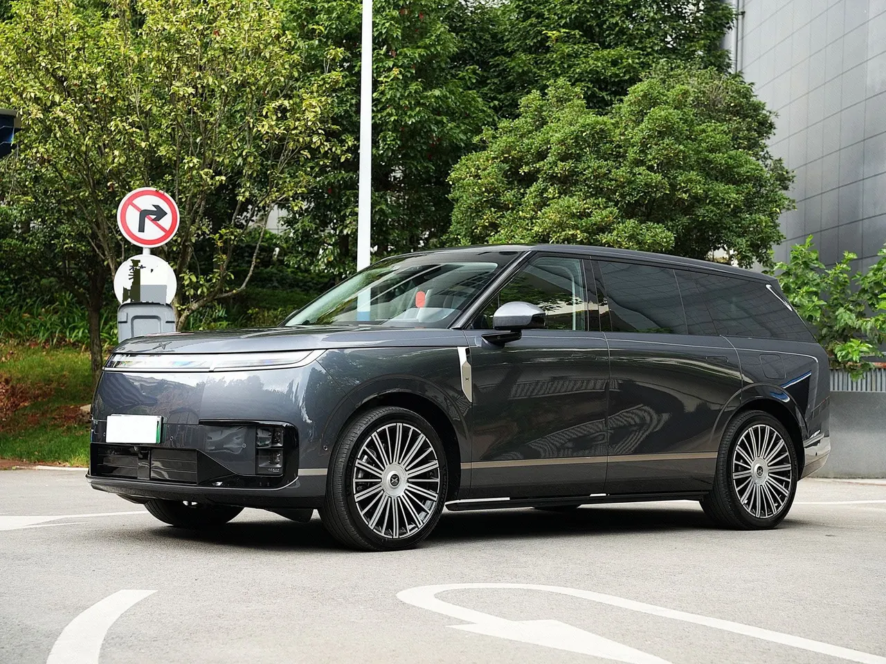 Open image lightbox: Xpeng 2026 GX 1585 Four-Wheel-Drive Ultra Flagship Model Automatic Transmission