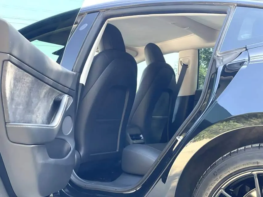 Tesla 2022 Model 3 rear-wheel drive version of automatic transmission 5