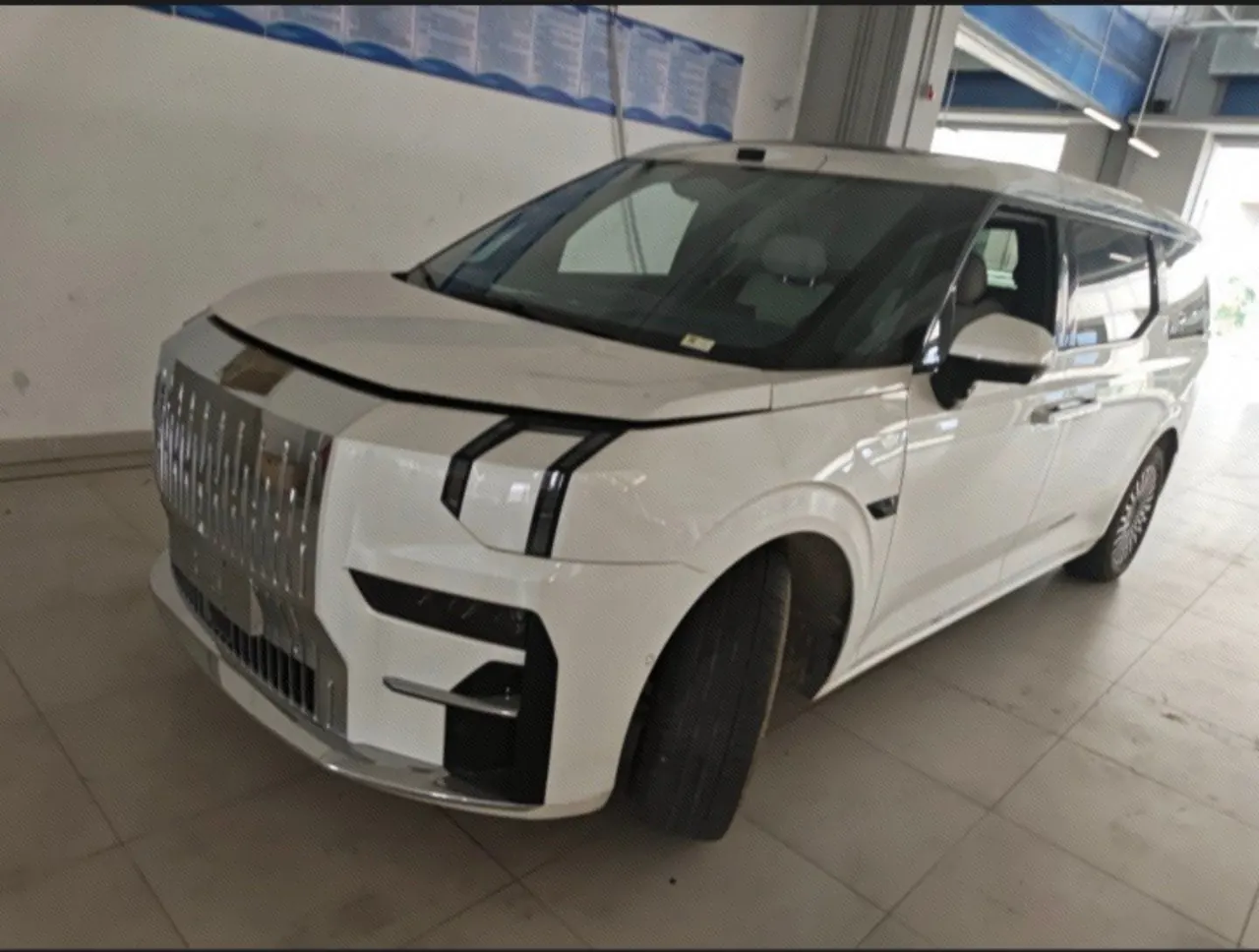 Открыть галерею: Zeekr 2024 Zeekr 009 six-seat executive version four-wheel drive 108kWh automatic gear