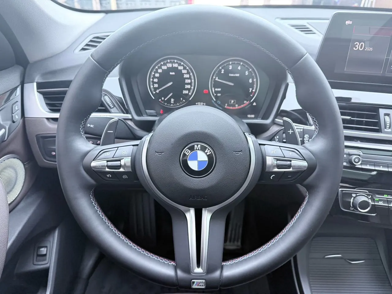 BMW 2022 X1 sDrive20Li 1.5T fashion automatic gear 10