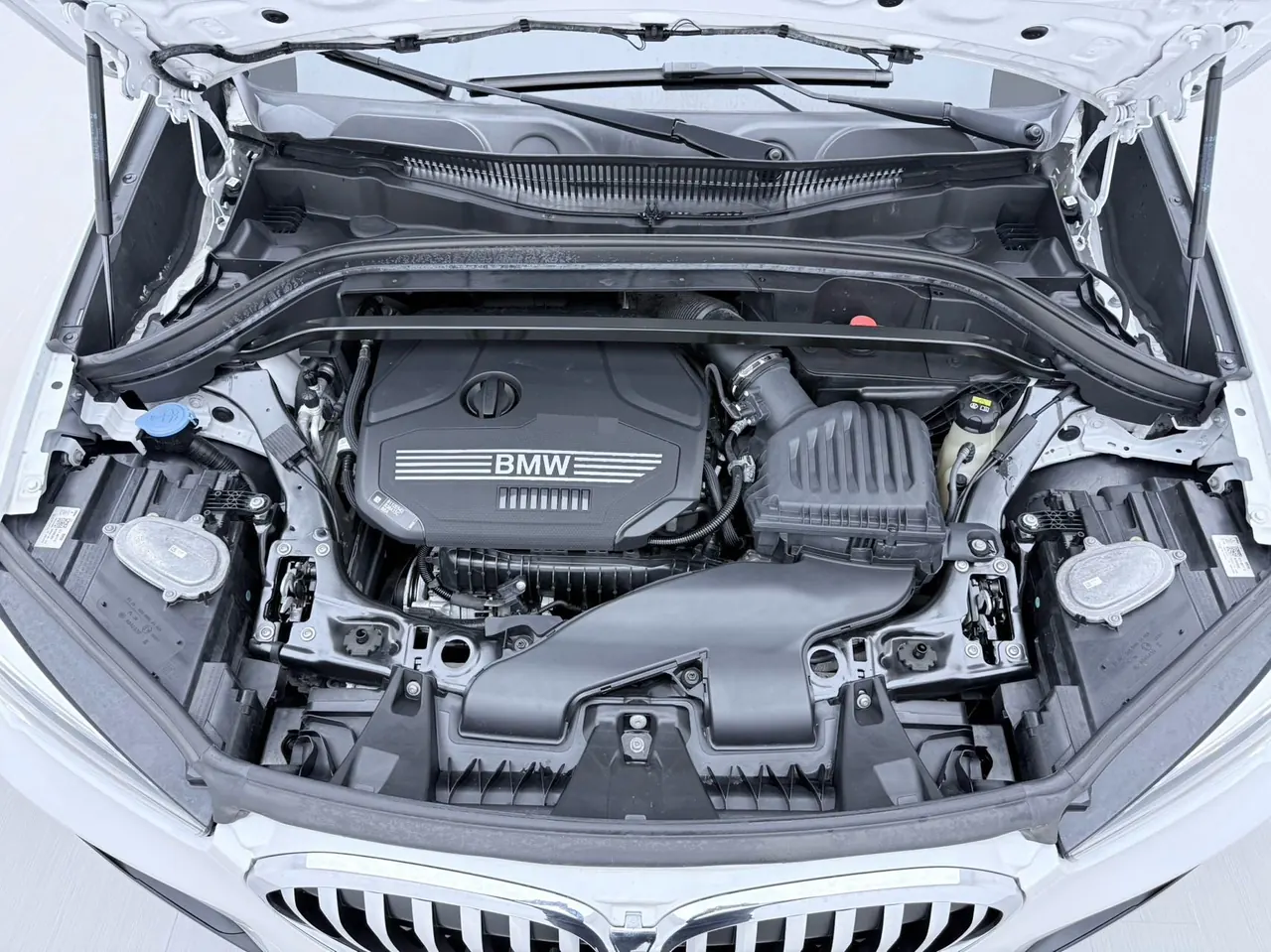 BMW 2022 X1 sDrive20Li 1.5T fashion automatic gear 15