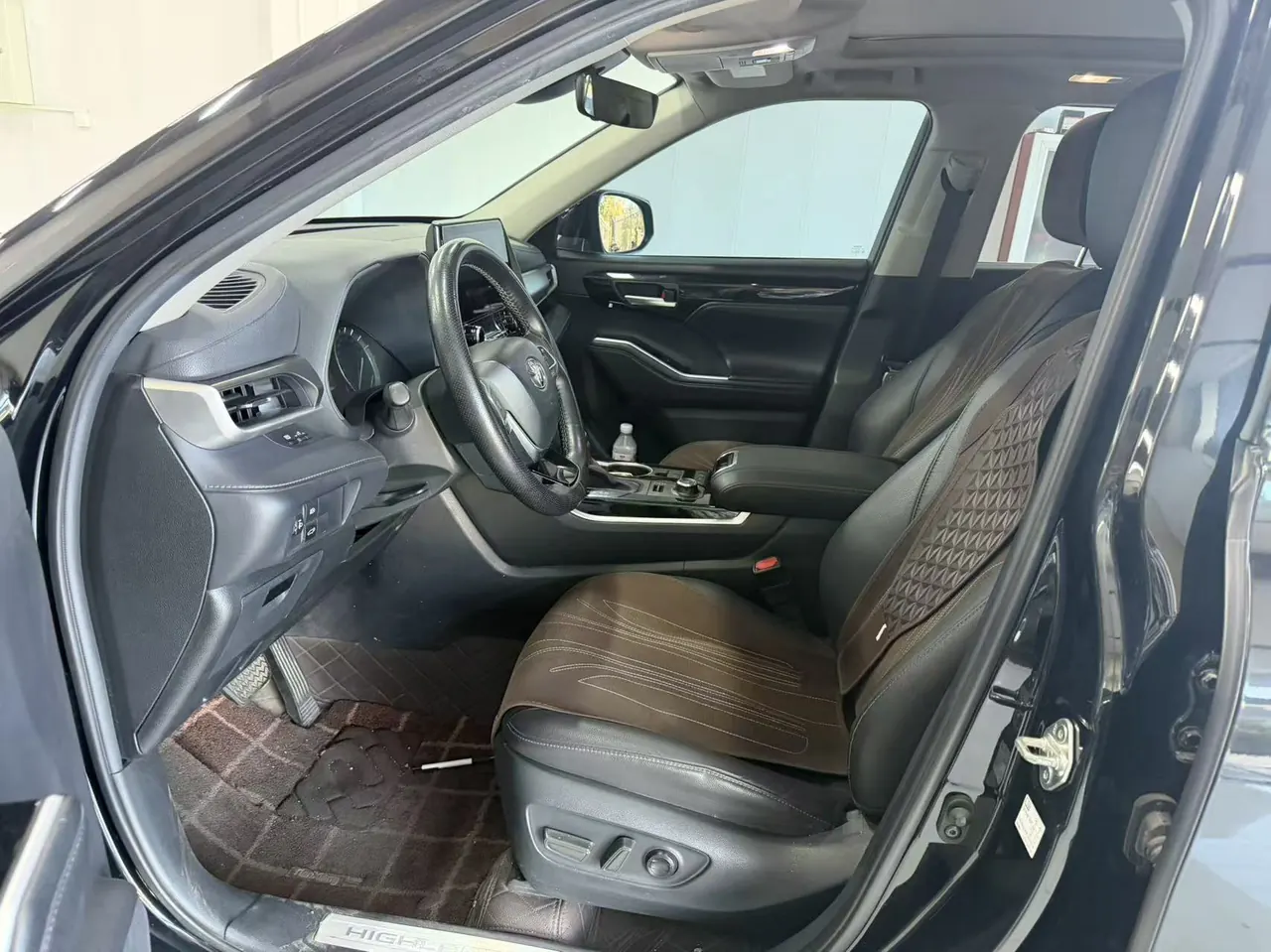 Toyota 2022 Highlander 2.0T 380T 4-wheel drive premium version 7-seat automatic gear 5