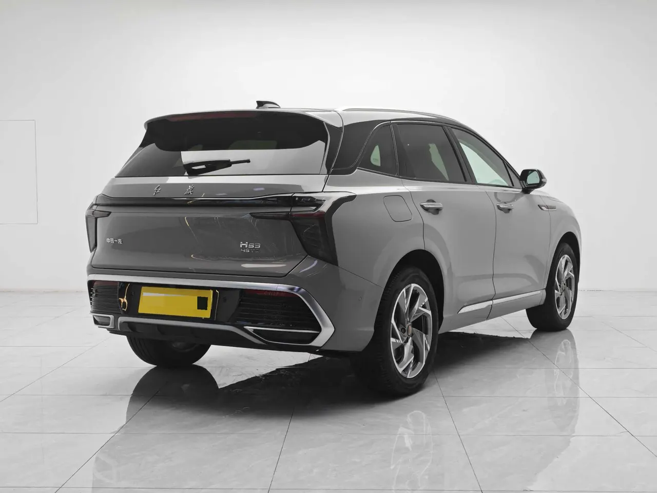 HongQi 2023 HS3 2.0T 4-wheel drive has a version of automatic gear 8