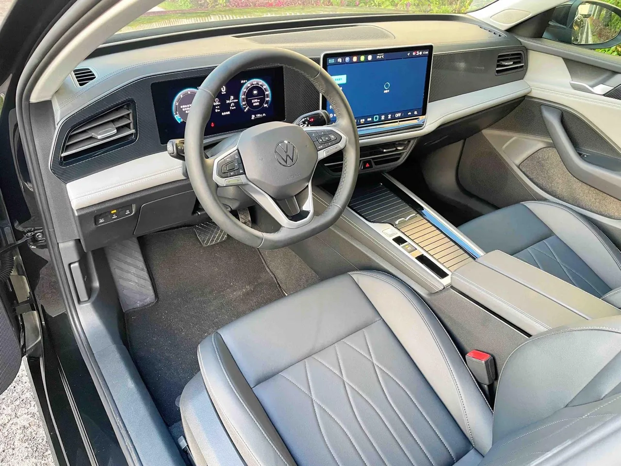 Volkswagen 2024 Magotan 1.5TSI 300TSI Premium Edition Automatic Gear 11