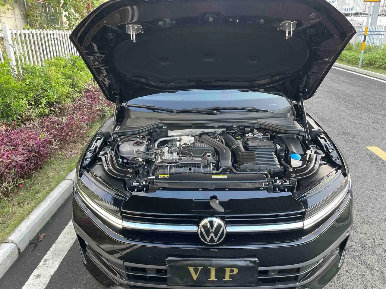 Volkswagen 2024 Magotan 1.5TSI 300TSI Premium Edition Automatic Gear 16