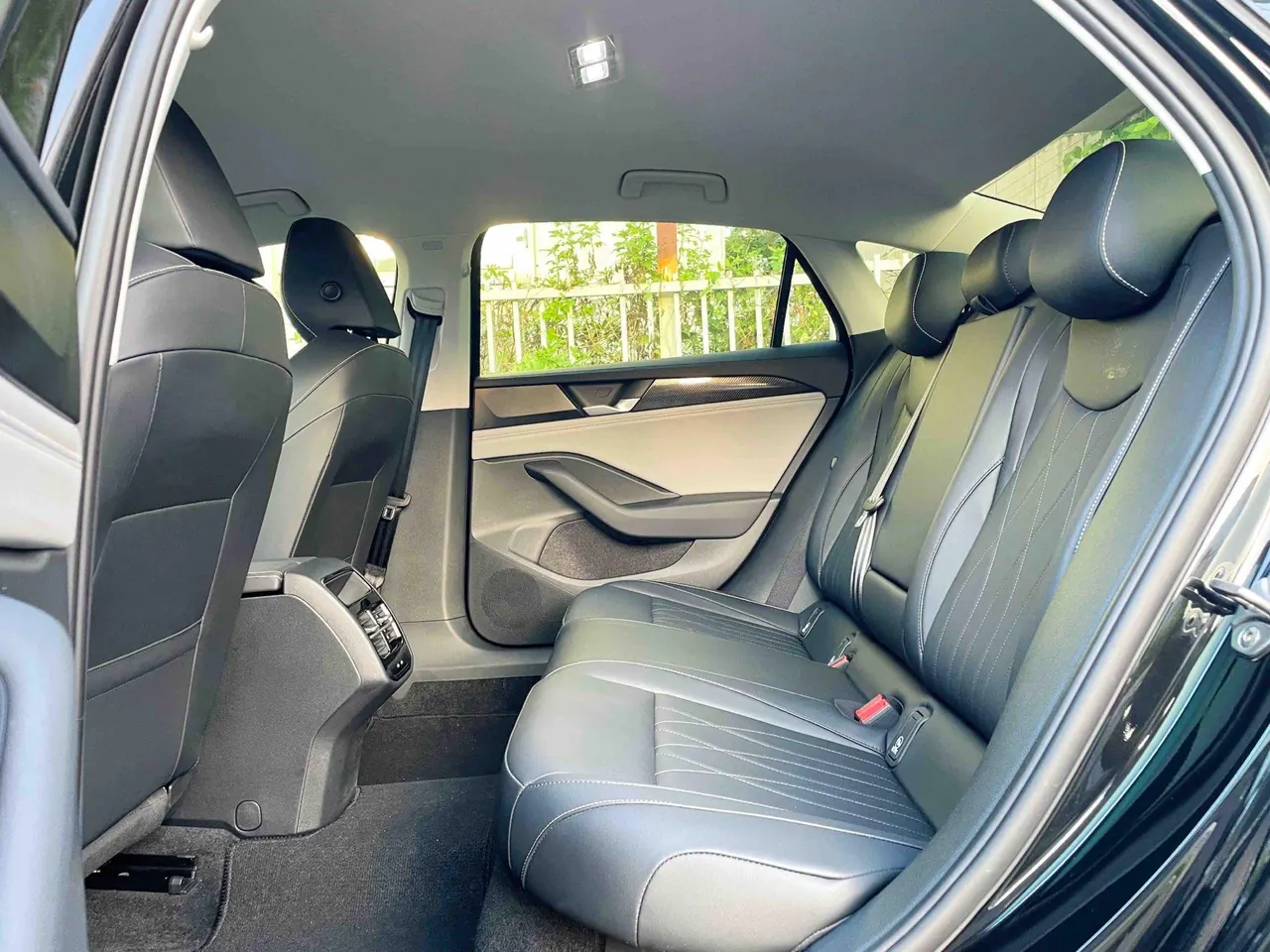 Volkswagen 2024 Magotan 1.5TSI 300TSI Premium Edition Automatic Gear 6
