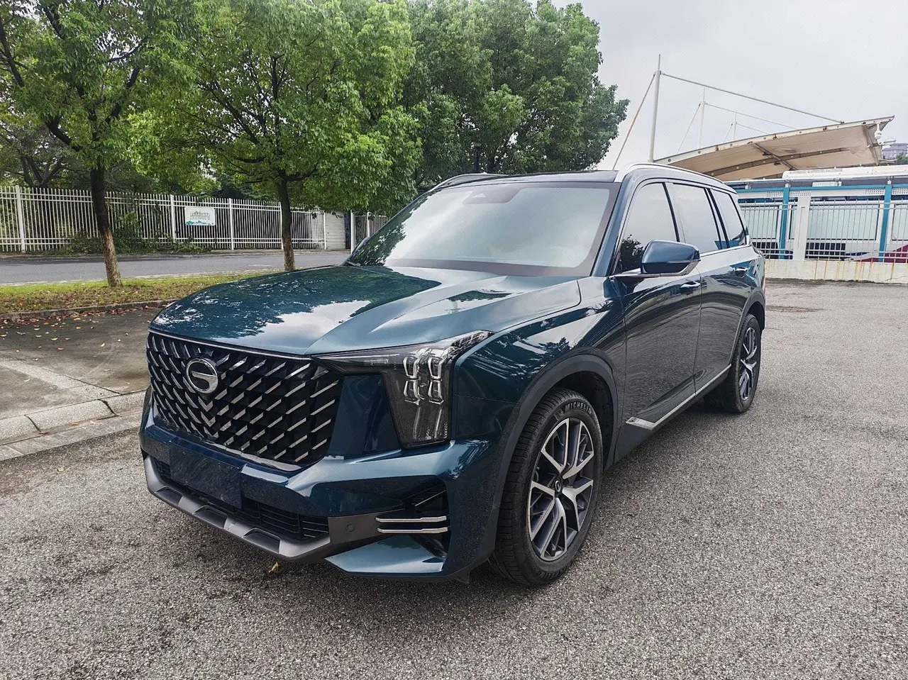 Открыть галерею: Chuanqi 2022 GS8 2.0TGDI Two-Drive Premium Edition Seven-seat Automatic Gear