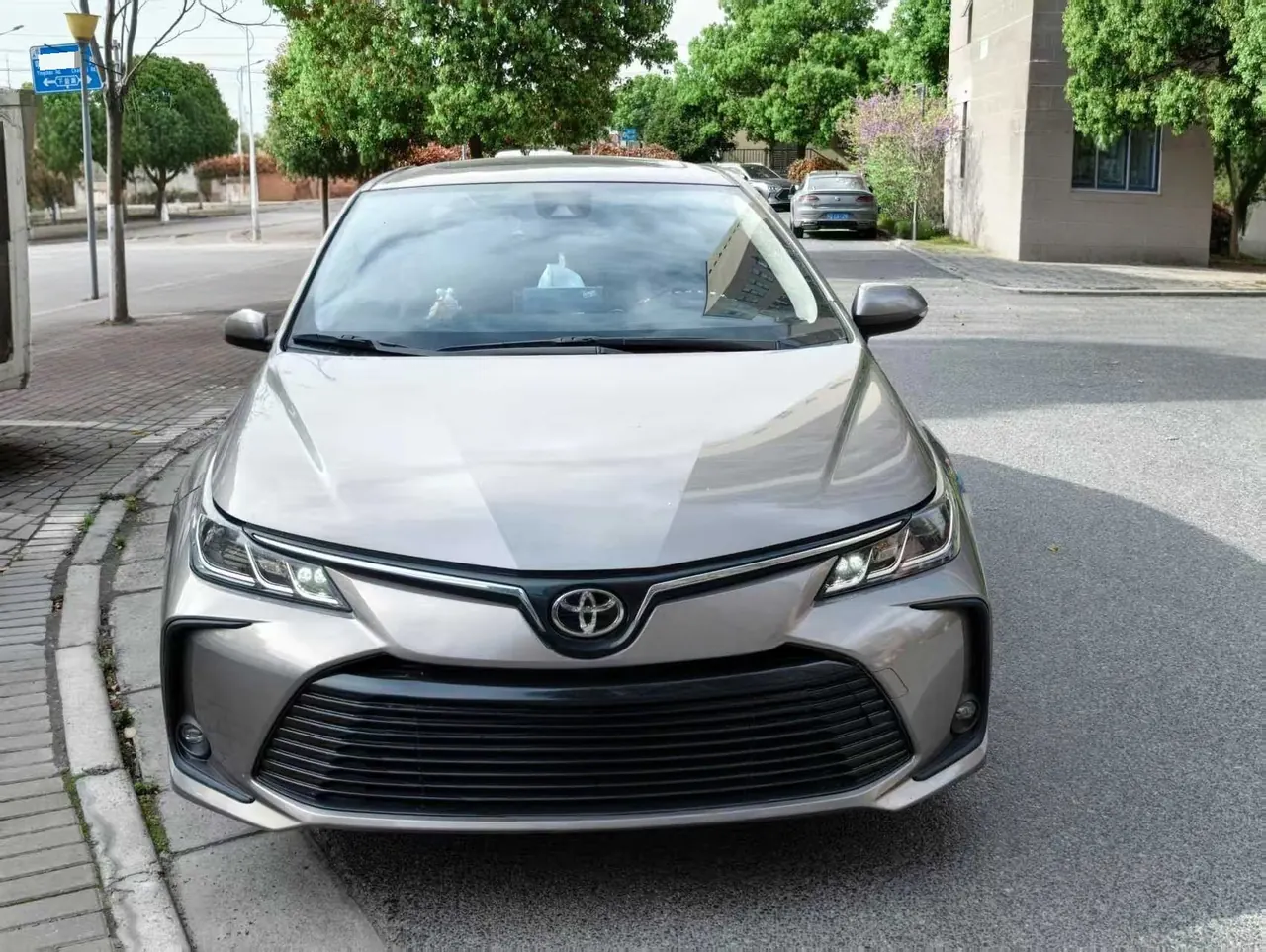 Toyota 2021 corolla 1.2T stepless elite PLUS version of automatic gear 2