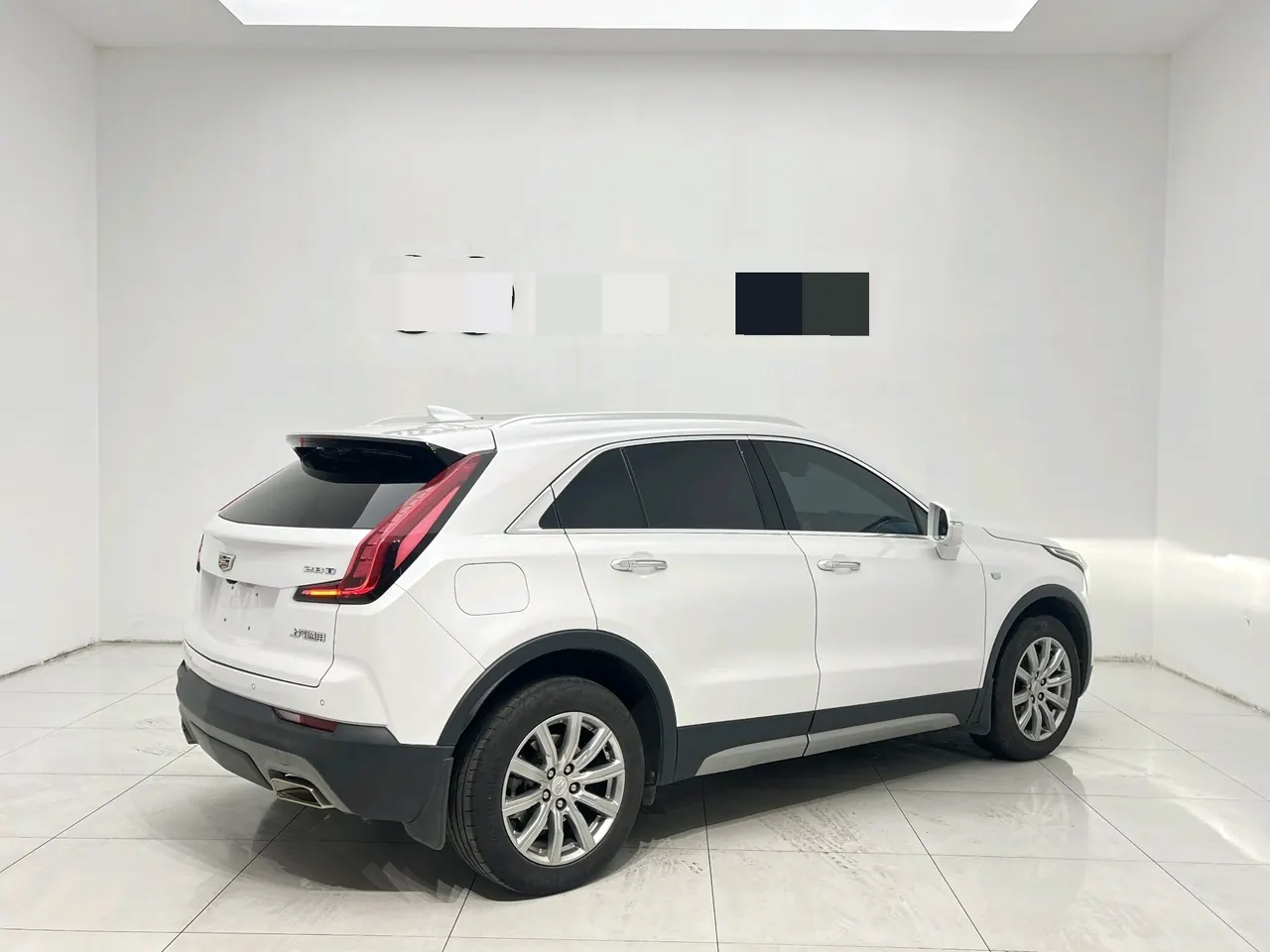 Cadillac 2023 XT4 48V 2.0T 28T Two-Drive Luxury Automatic Gear 4