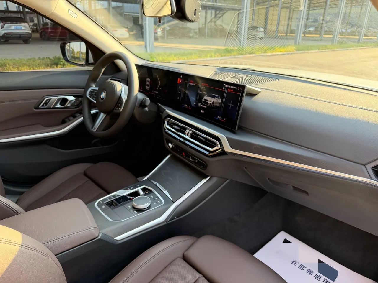BMW 3 Series 2023 325i 2.0T M Sports Suit Automatic Gear 9