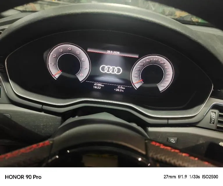 Audi 2025 A4L 2.0TFSI 40TFSI 2 million‑vehicle celebration edition, luxury sporty model, automatic transmission 8