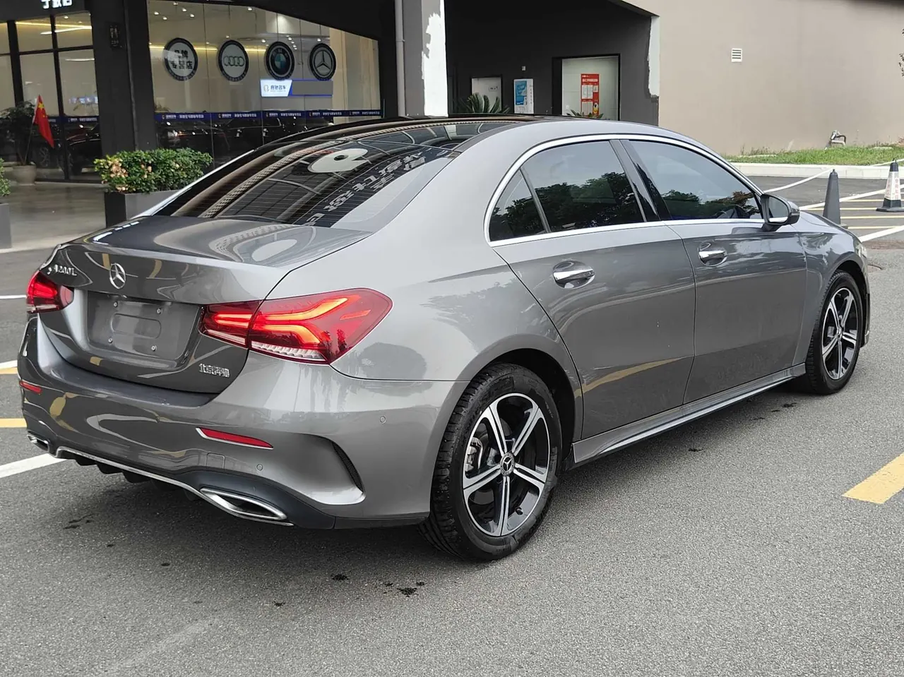 Mercedes Benz Class A 2023 A 200 L 1.3T Fashion Automatic Gear 10