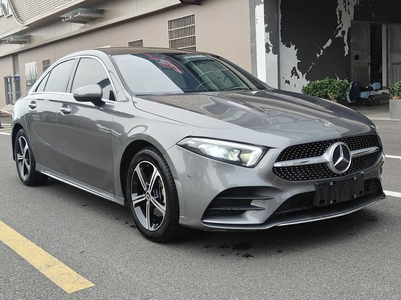 Mercedes Benz Class A 2023 A 200 L 1.3T Fashion Automatic Gear 3