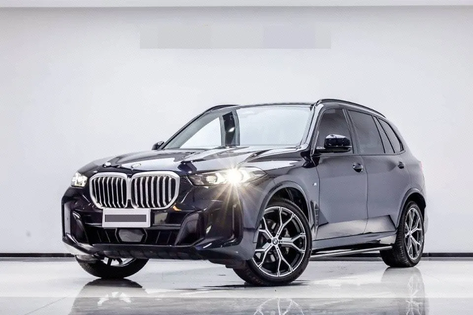 Open image lightbox: BMW 2023 X5 xDrive30Li 48V 2.0T exclusive m sports obsidian night suit automatic gear