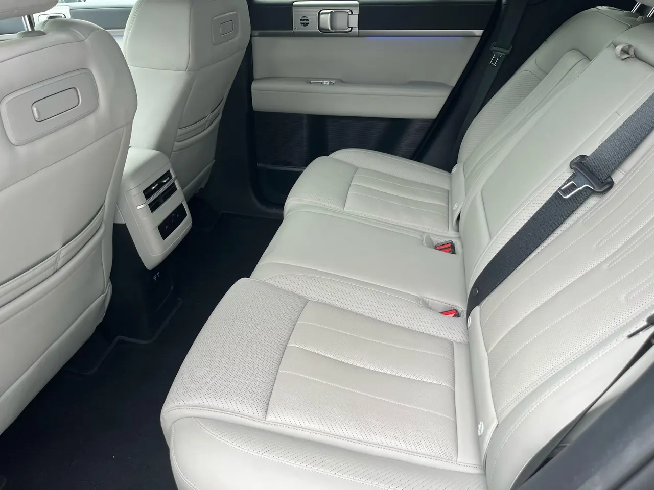 FangChengBao 2025 titanium 7 1.5T stepless 190KM four-wheel drive Ultra version of automatic gear 5