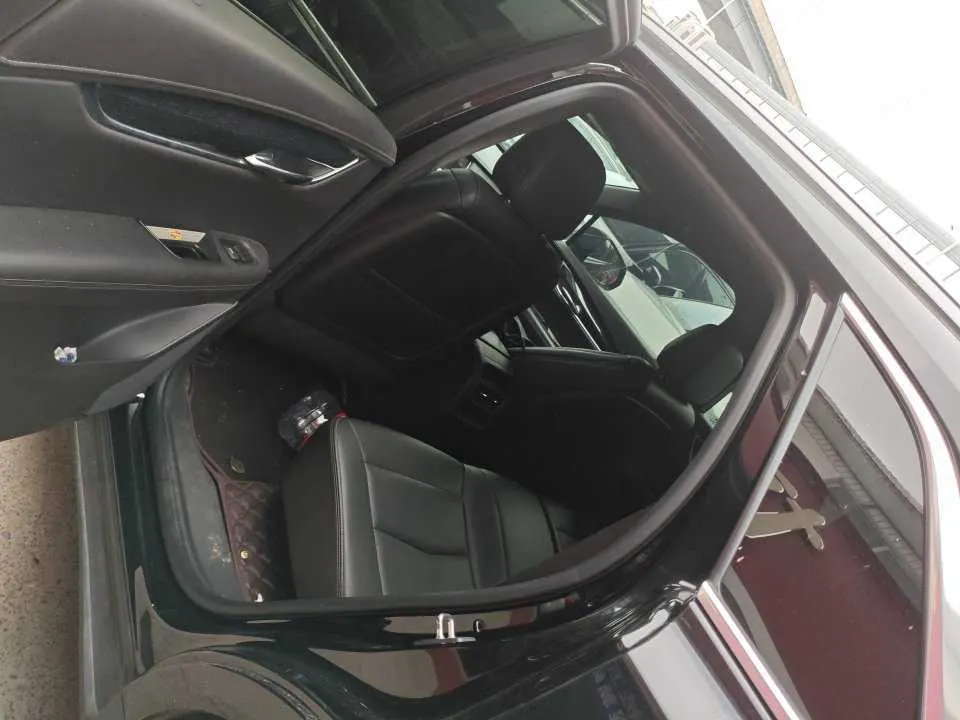 Cadillac 2023 XT5 48V 2.0T Two-Drive Fashion Automatic Gear 7