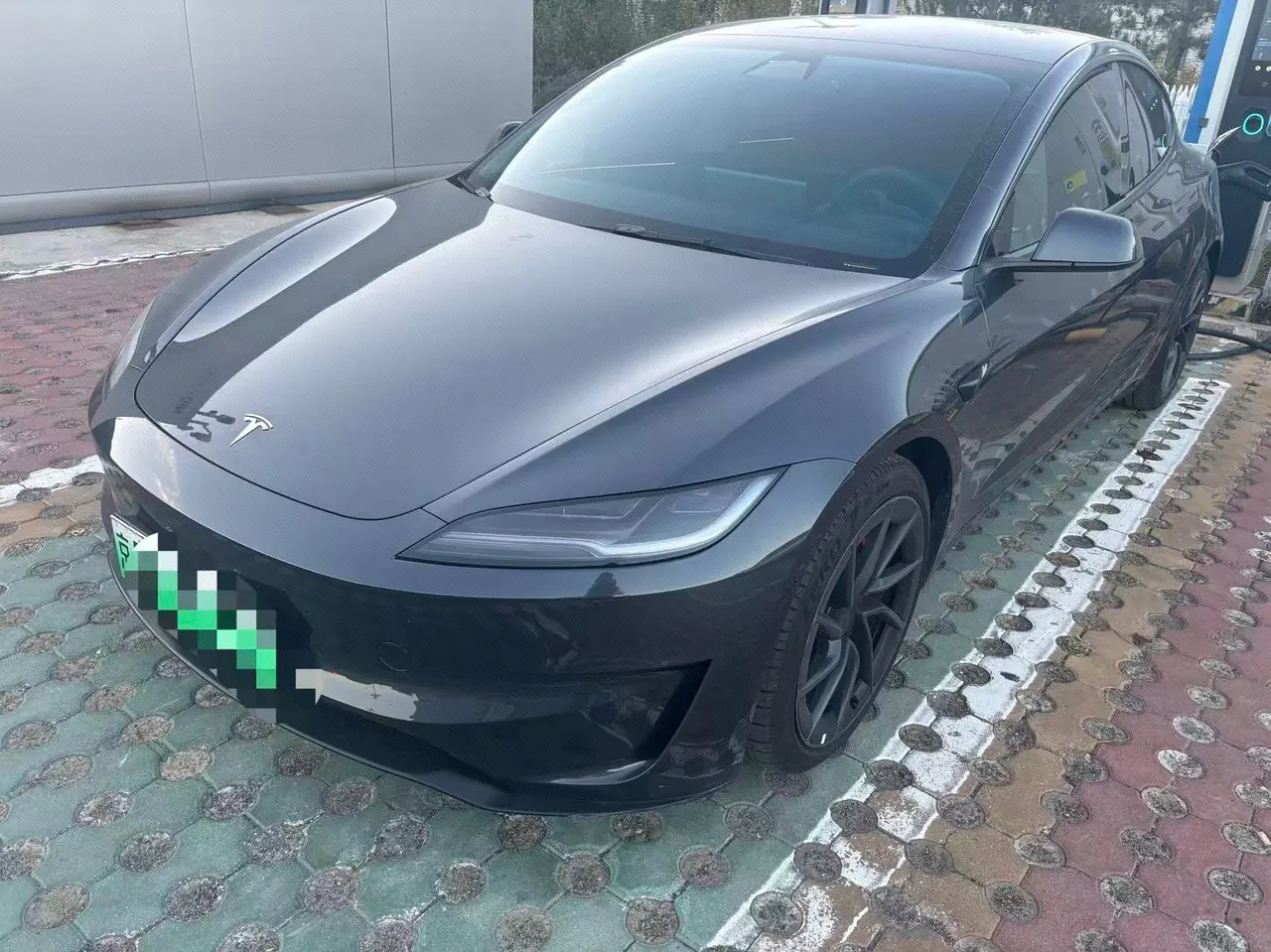 打开图片灯箱:Tesla 2024 Model 3 high-performance all-wheel drive version automatic transmission
