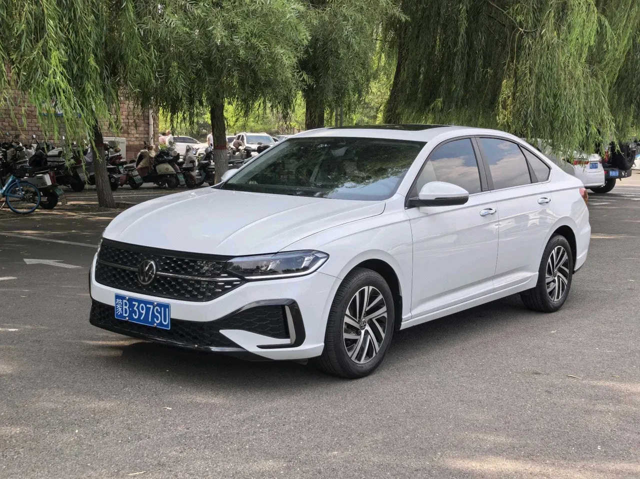 Открыть галерею: Volkswagen 2024 LaVida 1.5 Star 5 Million Edition Automatic Gear