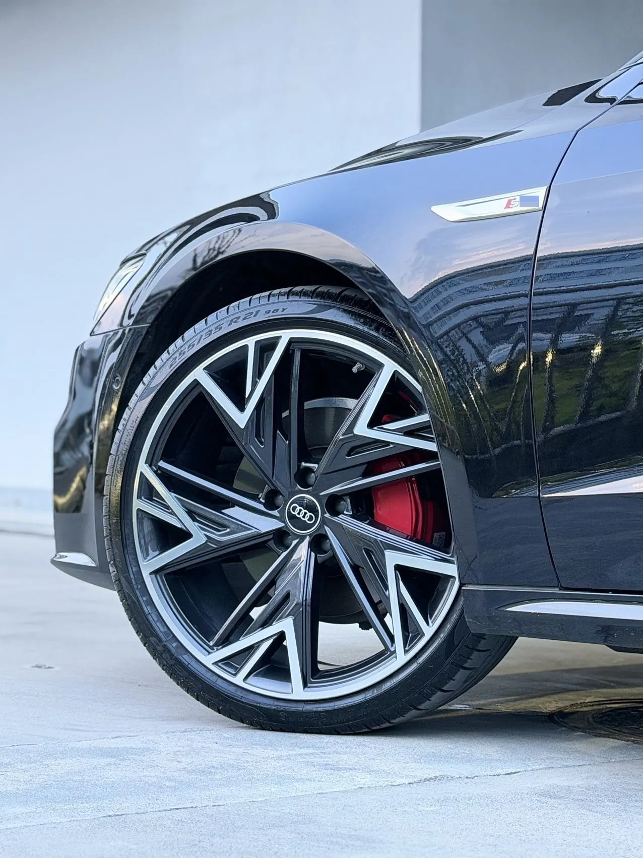 Audi 2024 A7L 2.0TFSI 45TFSI Quattro Black Samurai Edition Automatic Gear 7