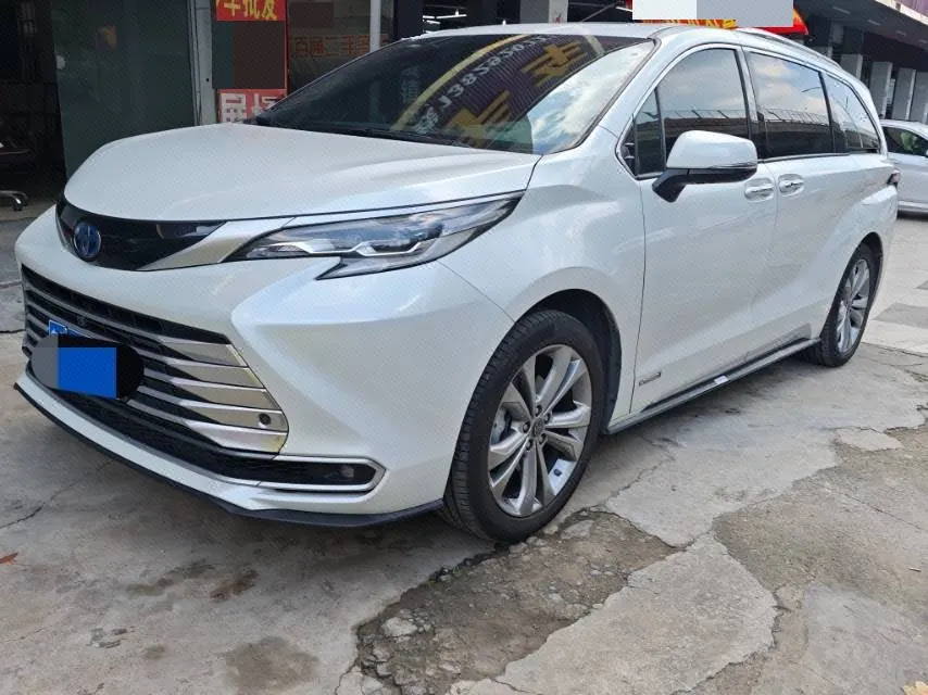 打开图片灯箱:Toyota 2023 Sana 2.5 Stepless Platinum Edition Automatic Transmission