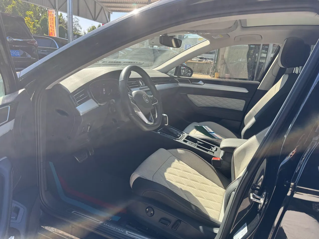 Volkswagen 2023 Magotan 2.0TSI 330TSI 2 million Commemorative Luxury Automatic Gear 5