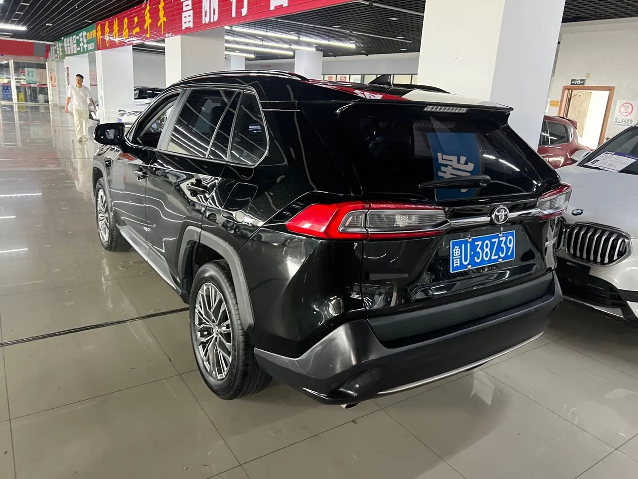 Toyota 2023 Willanda 2.0 Stepless Two-Drive Luxury PLUS Edition Automatic Gear 4