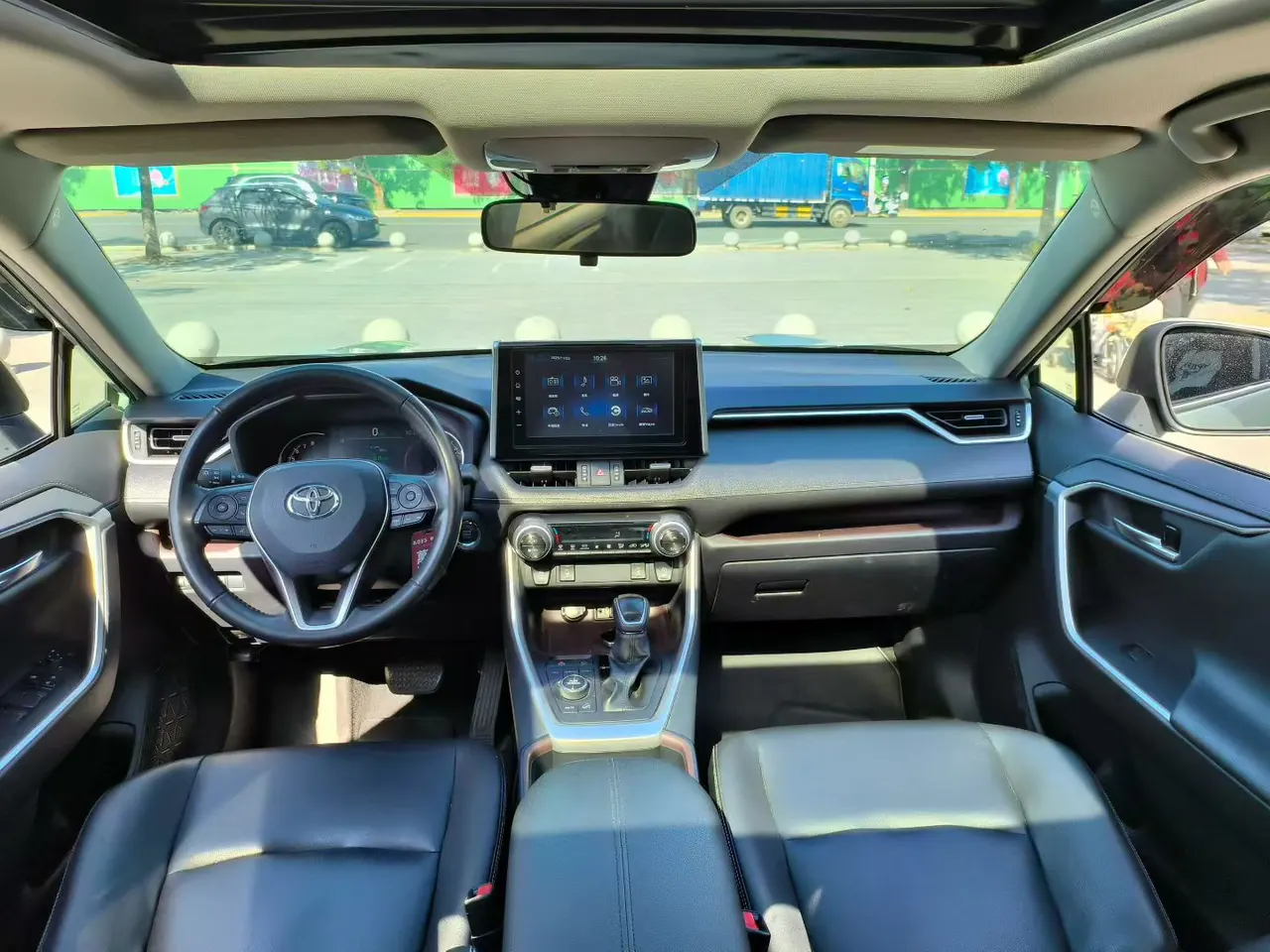 Toyota 2020 RAV4 RongFang 2.0 Stepless Four-wheel Drive Premium Edition Automatic Gear 3