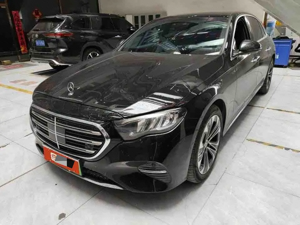打开图片灯箱:Mercedes Benz Class E New Energy 2024 E 350 e L 2.0T Automatic Gear