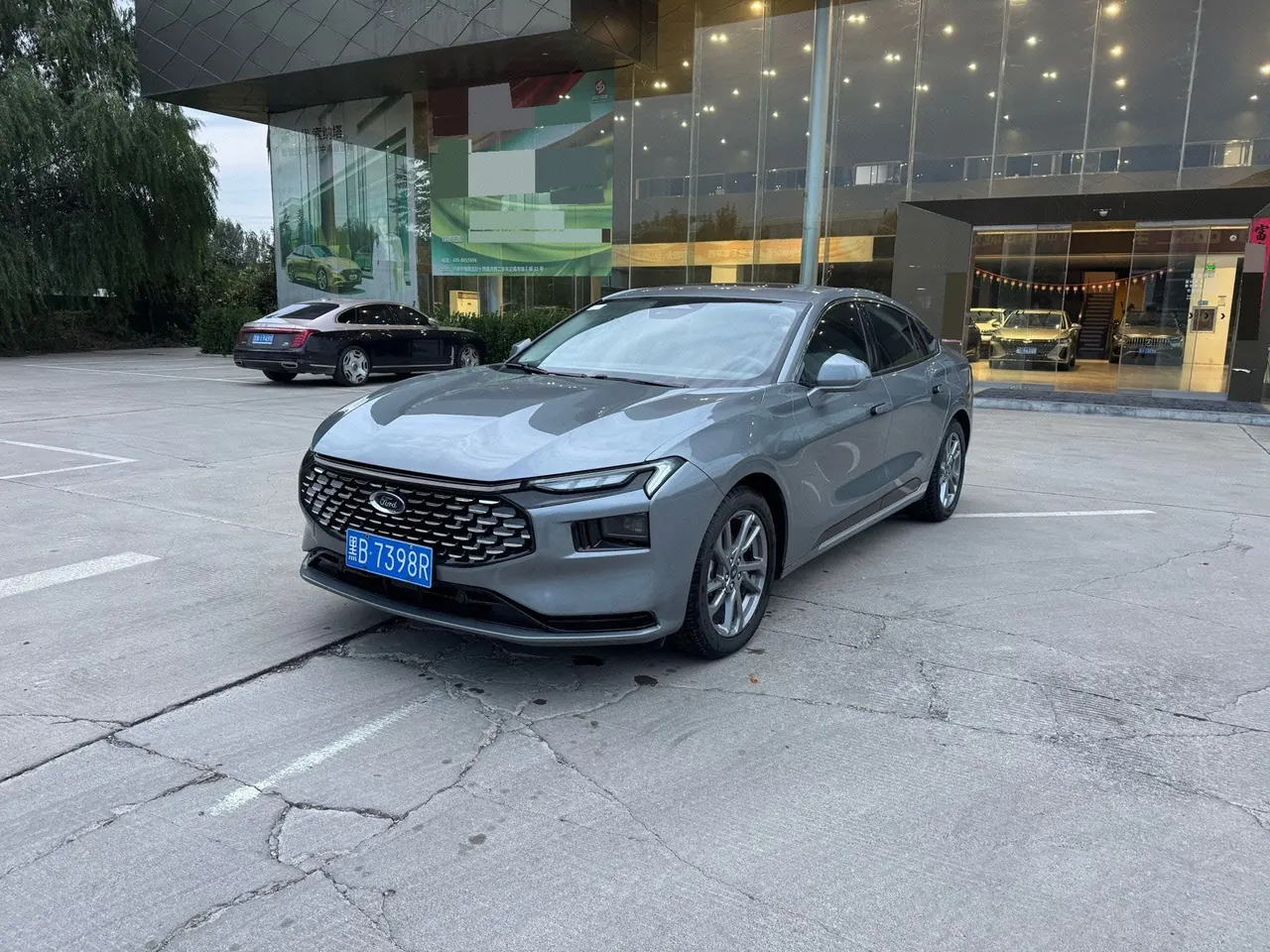 Открыть галерею: Ford 2023 Mondeo 1.5T EcoBoost 180 Luxury Automatic Gear