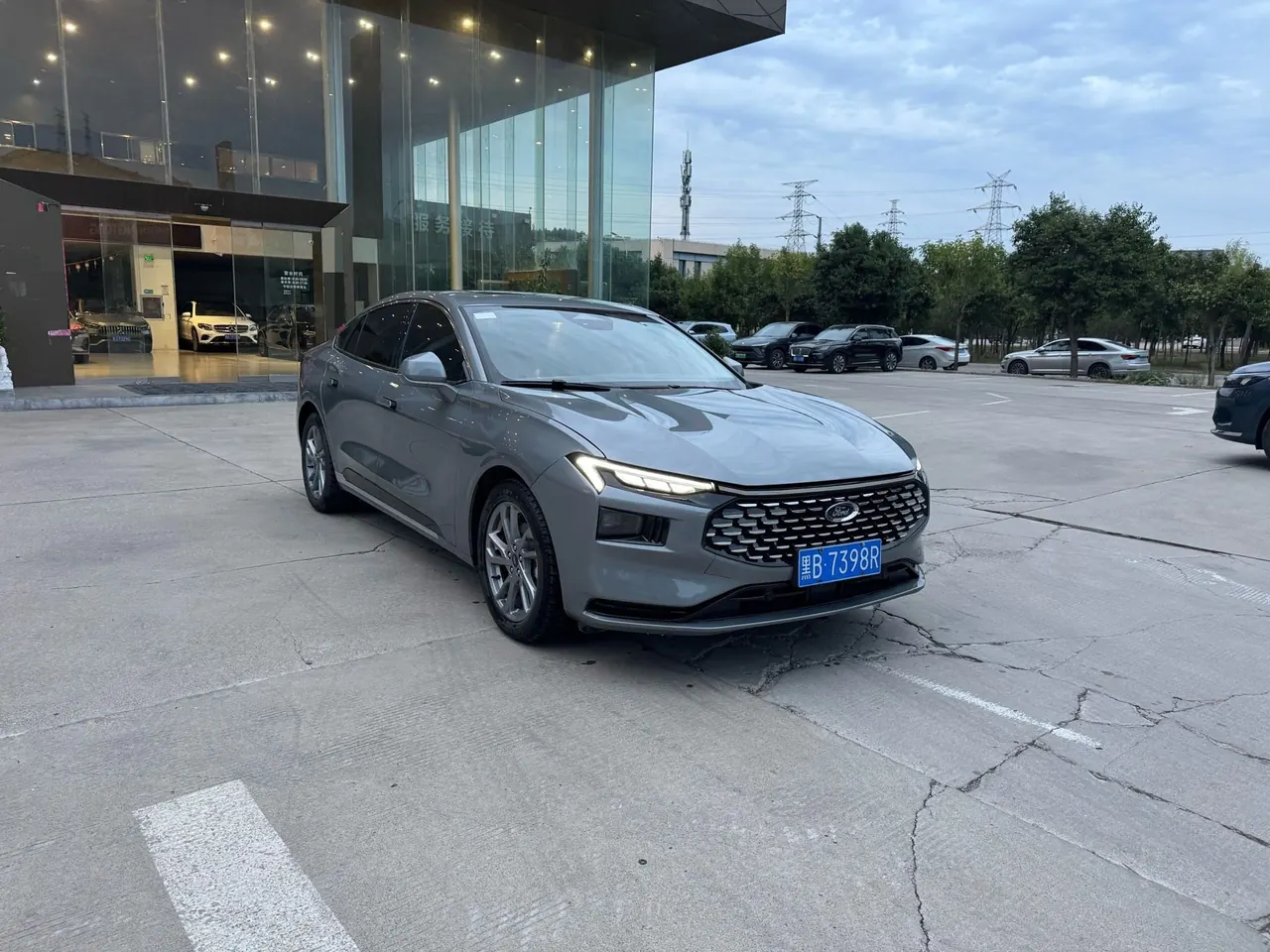 Ford 2023 Mondeo 1.5T EcoBoost 180 Luxury Automatic Gear 5