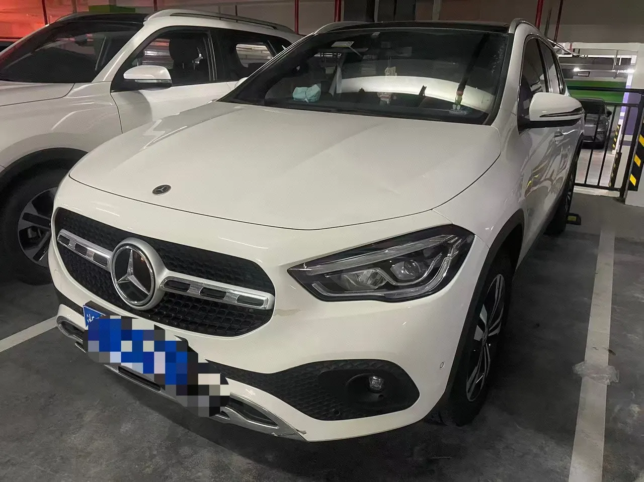 Открыть галерею: Mercedes Benz 2020 GLA 200 1.3T automatic gear