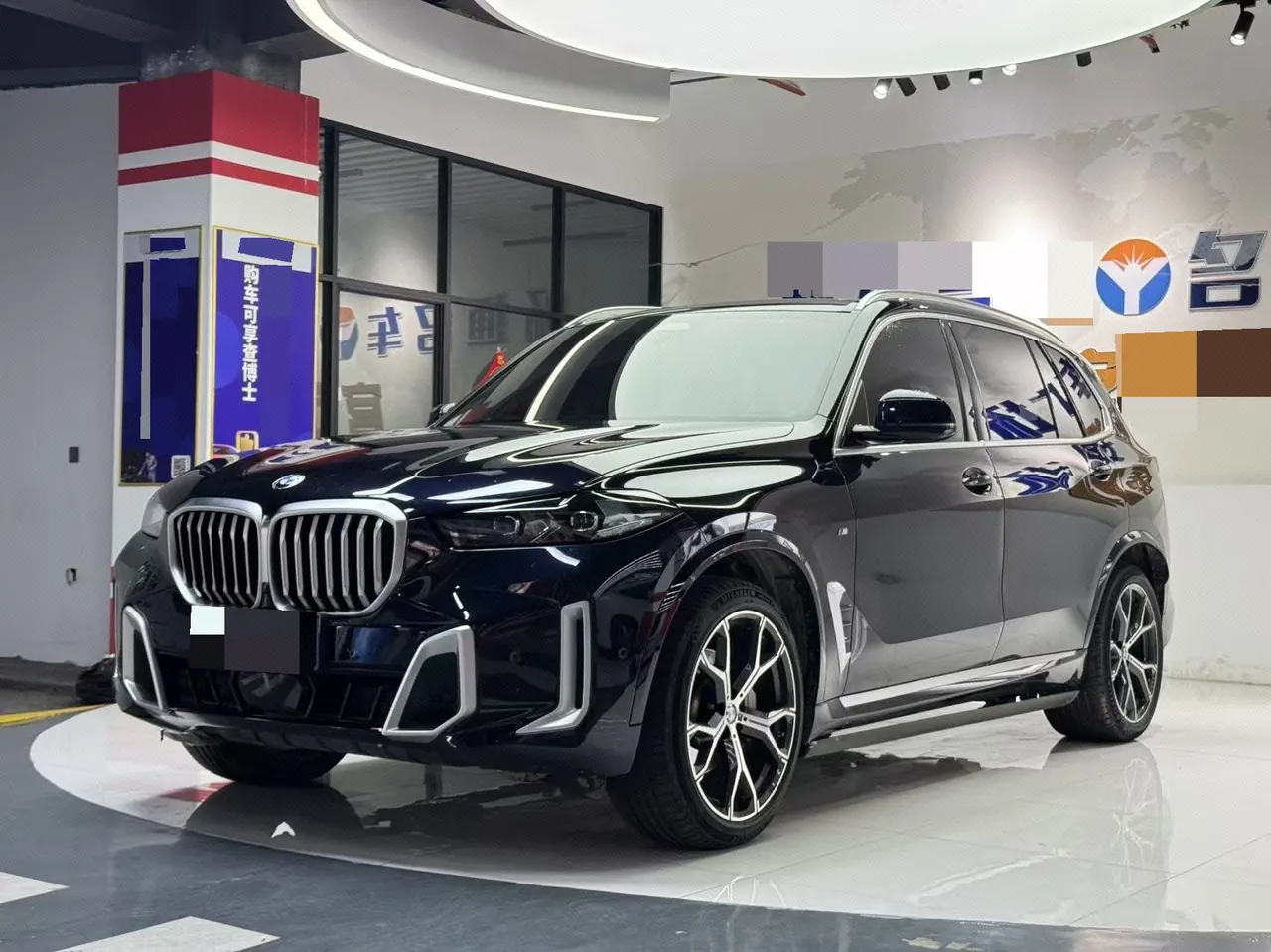 Open image lightbox: BMW 2023 X5 xDrive30Li 48V 2.0T exclusive m sports obsidian night suit automatic gear