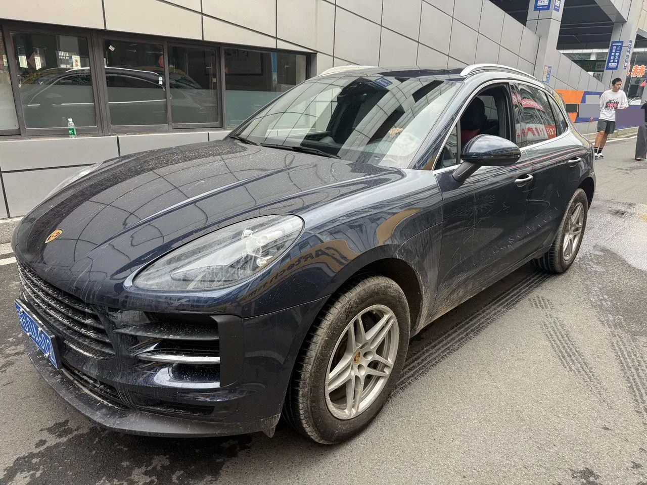 Открыть галерею: Porsche Macan (Imported) 2021 Macan 2.0T Automatic Gear