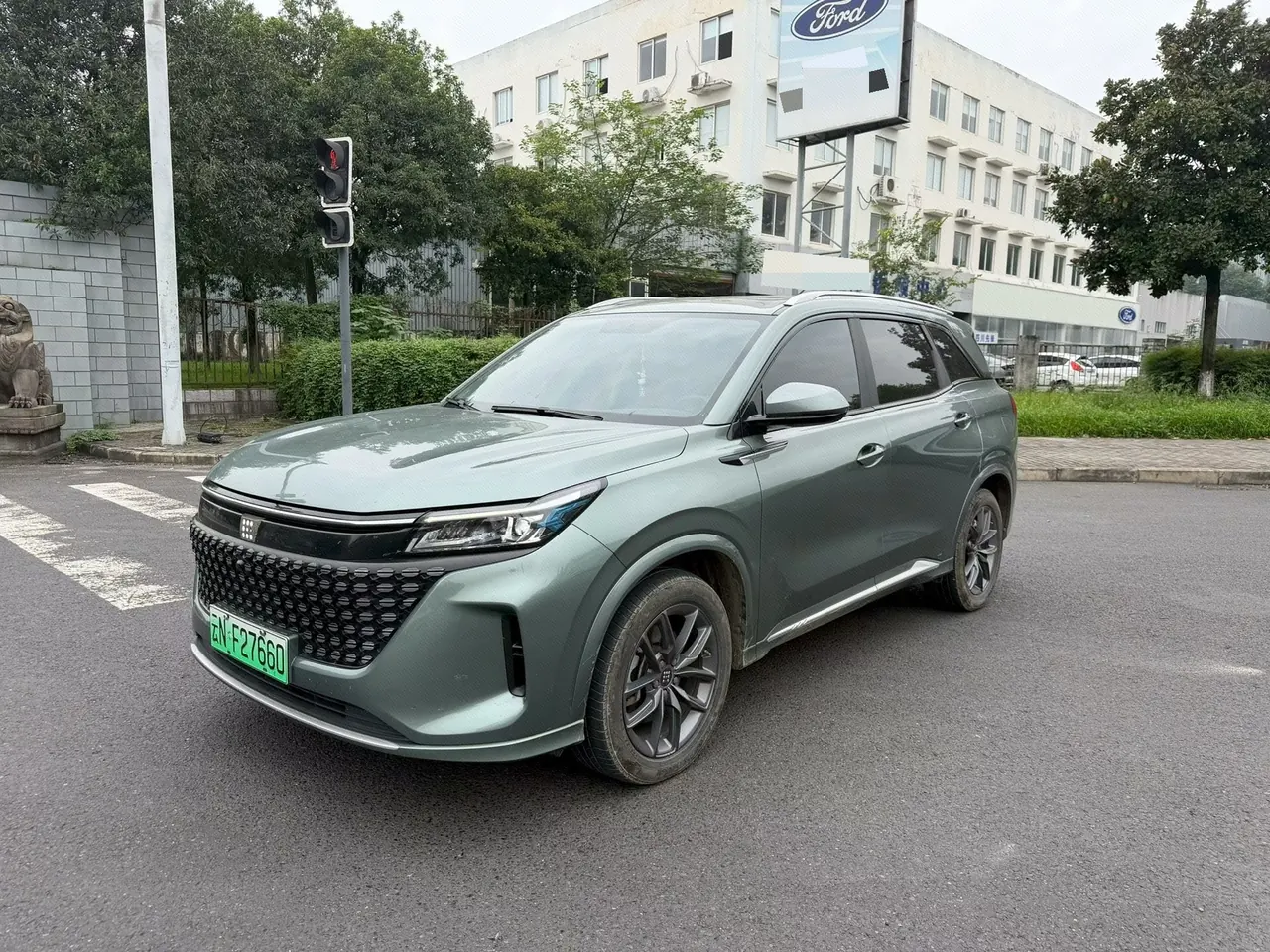 Open image lightbox: LanDian 2023 LanDian E5 1.5 stepless DE-i 100KM exclusive 7-seat automatic gear