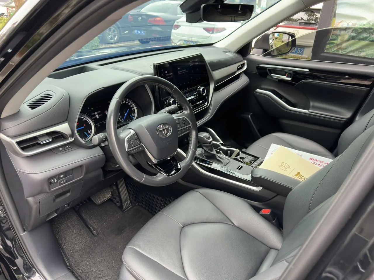 Toyota 2023 Highlander Dual Engine 2.5 Stepless Intelligent Electric Hybrid Four-wheel Drive Premium Edition 7-seat Automatic Transmission 4
