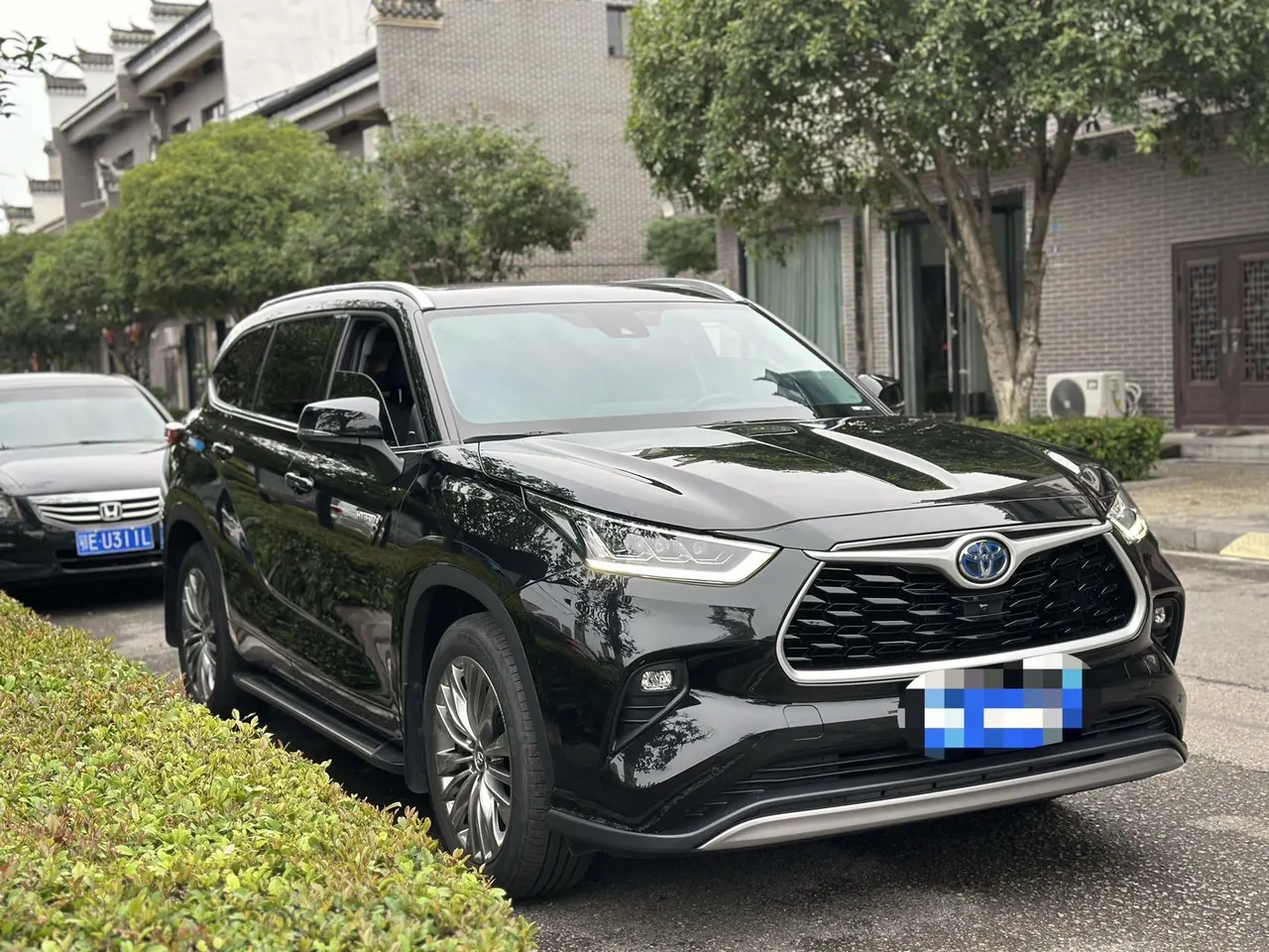 Toyota 2023 Highlander Dual Engine 2.5 Stepless Intelligent Electric Hybrid Four-wheel Drive Premium Edition 7-seat Automatic Transmission 7