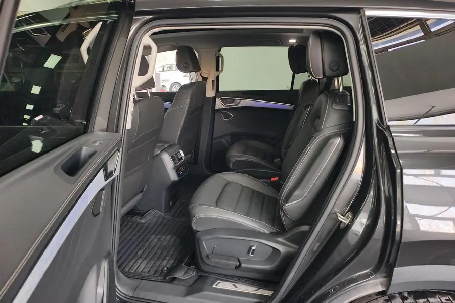 Volkswagen 2021 models of 2.0TSI 380TSI four-wheel drive luxury version of Pro automatic gear 3