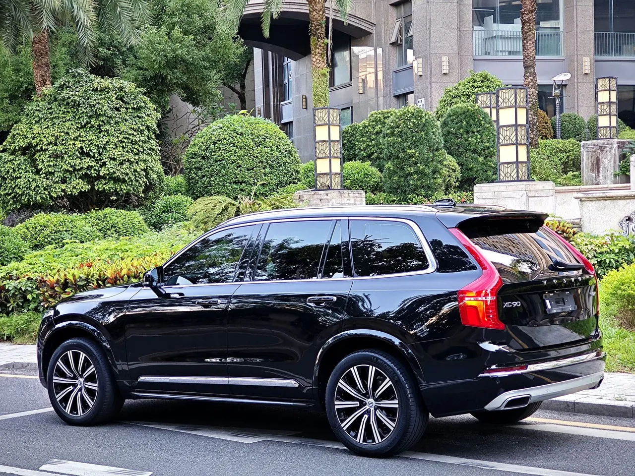 Volvo XC90 (Imported) 2020 XC90 2.0T T6 Zhiyi Deluxe Edition 7-seat (Modified) Automatic Gear 16
