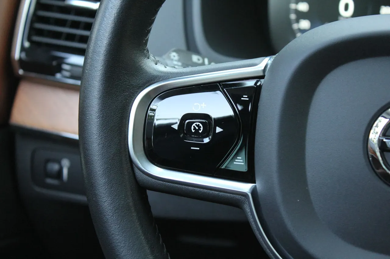 Volvo XC90 (Imported) 2020 XC90 2.0T T6 Zhiyi Deluxe Edition 7-seat (Modified) Automatic Gear 8