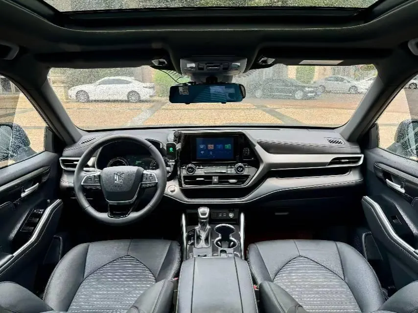 Toyota 2022 Crown Land Release 2.5 Stepless Four-wheel Drive Premium Edition Automatic Gear 4