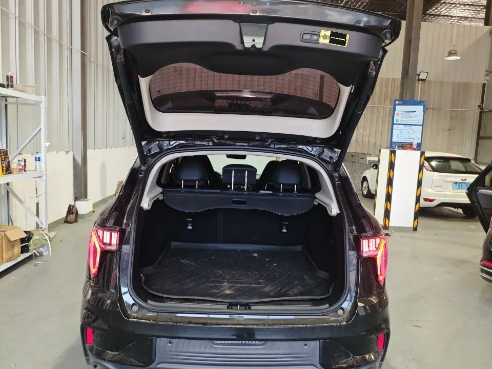 LYNK&amp;CO 2021 LYNK&amp;CO 01 2.0TD Two-Drive Pro Automatic 4