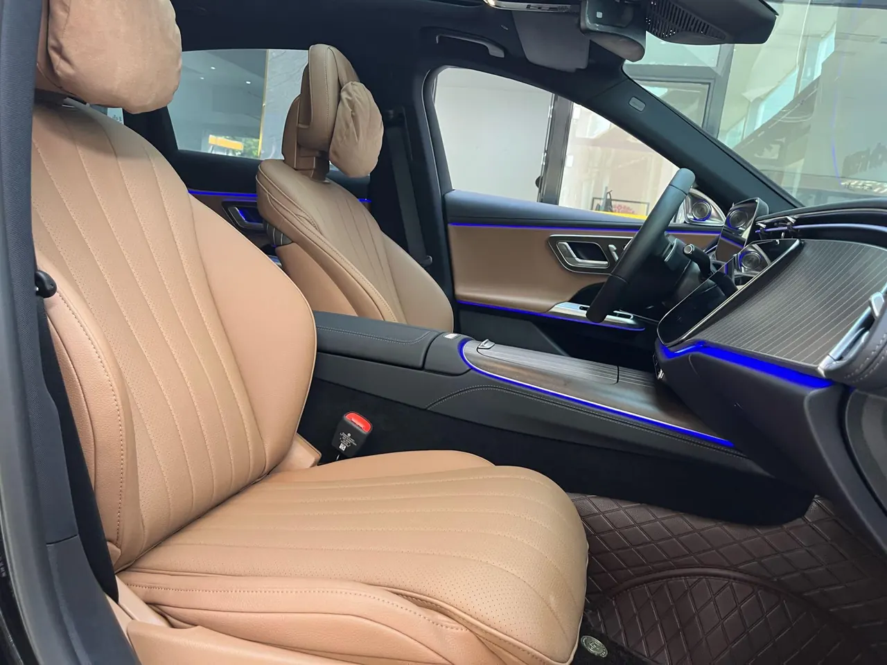 Mercedes Benz E-Class 2025 model E 300 L 48V 2.0T Luxury Edition Automatic 13