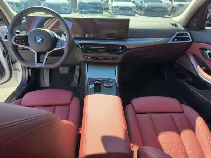BMW 3 Series 2025 model 330i 2.0T M Sport Night Edition with automatic transmission 4